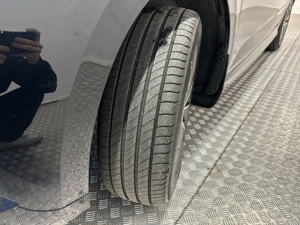 Skoda Kamiq 2020 Musta