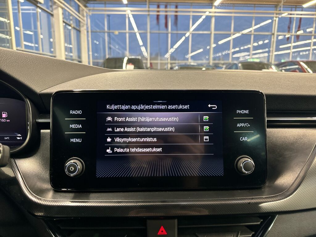 Skoda Kamiq 2020 Musta