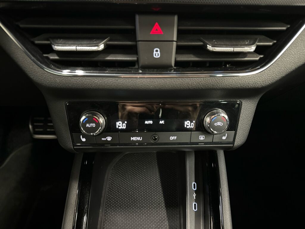 Skoda Kamiq 2020 Musta