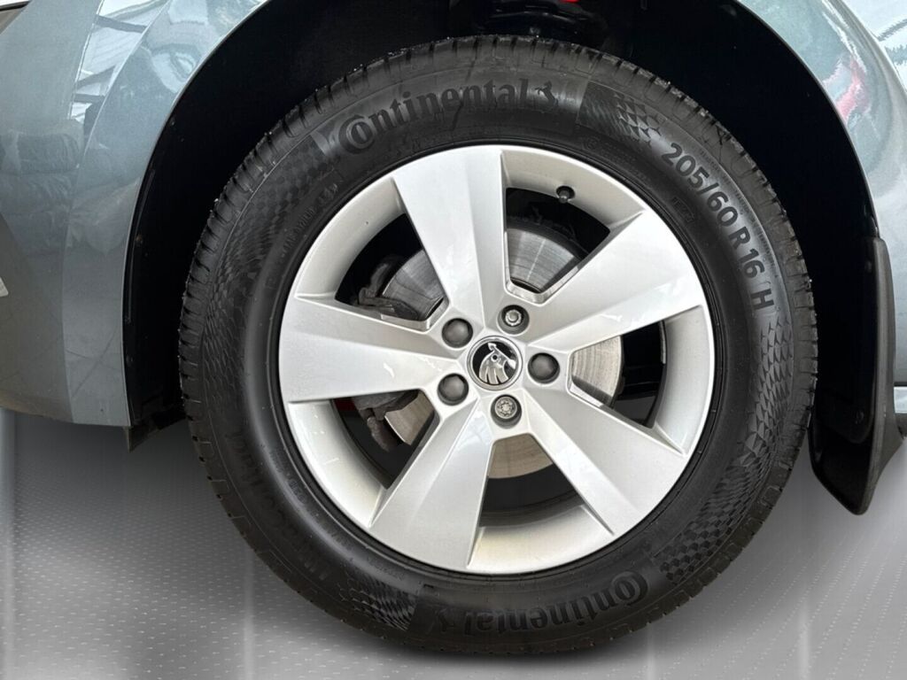 Skoda Kamiq 2020 Harmaa
