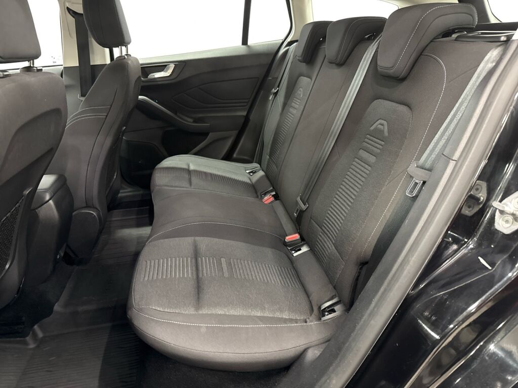 Ford Focus 2020 Musta