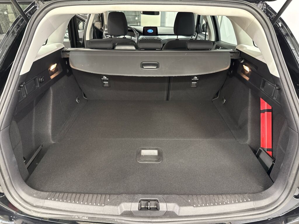 Ford Focus 2020 Musta