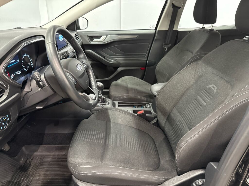 Ford Focus 2020 Musta