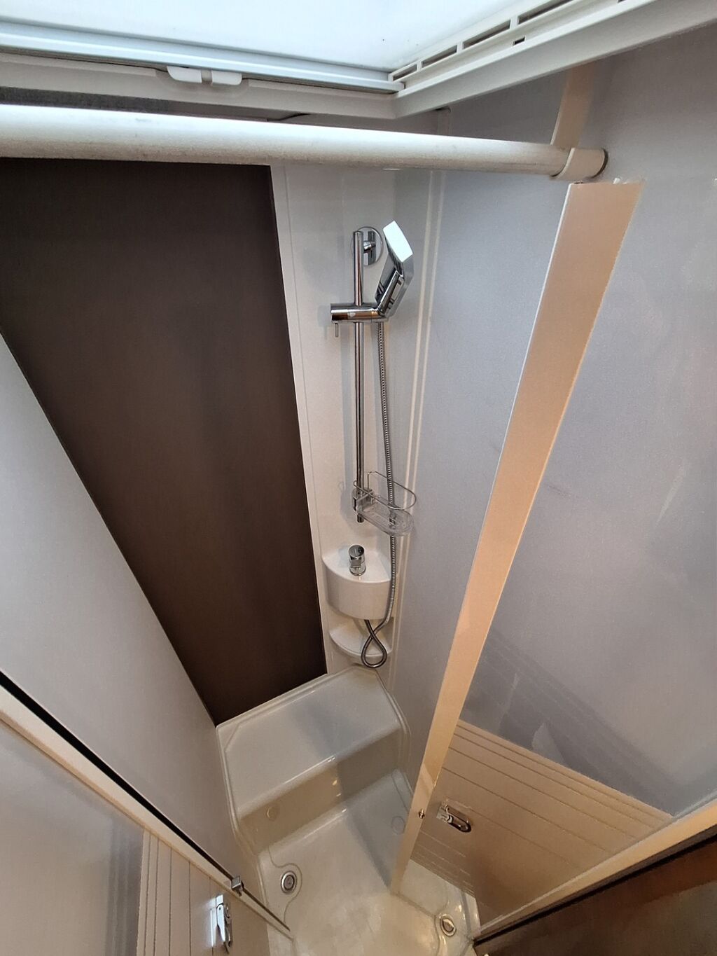 Adria Matrix Axess 670 SL 2020 Valkoinen