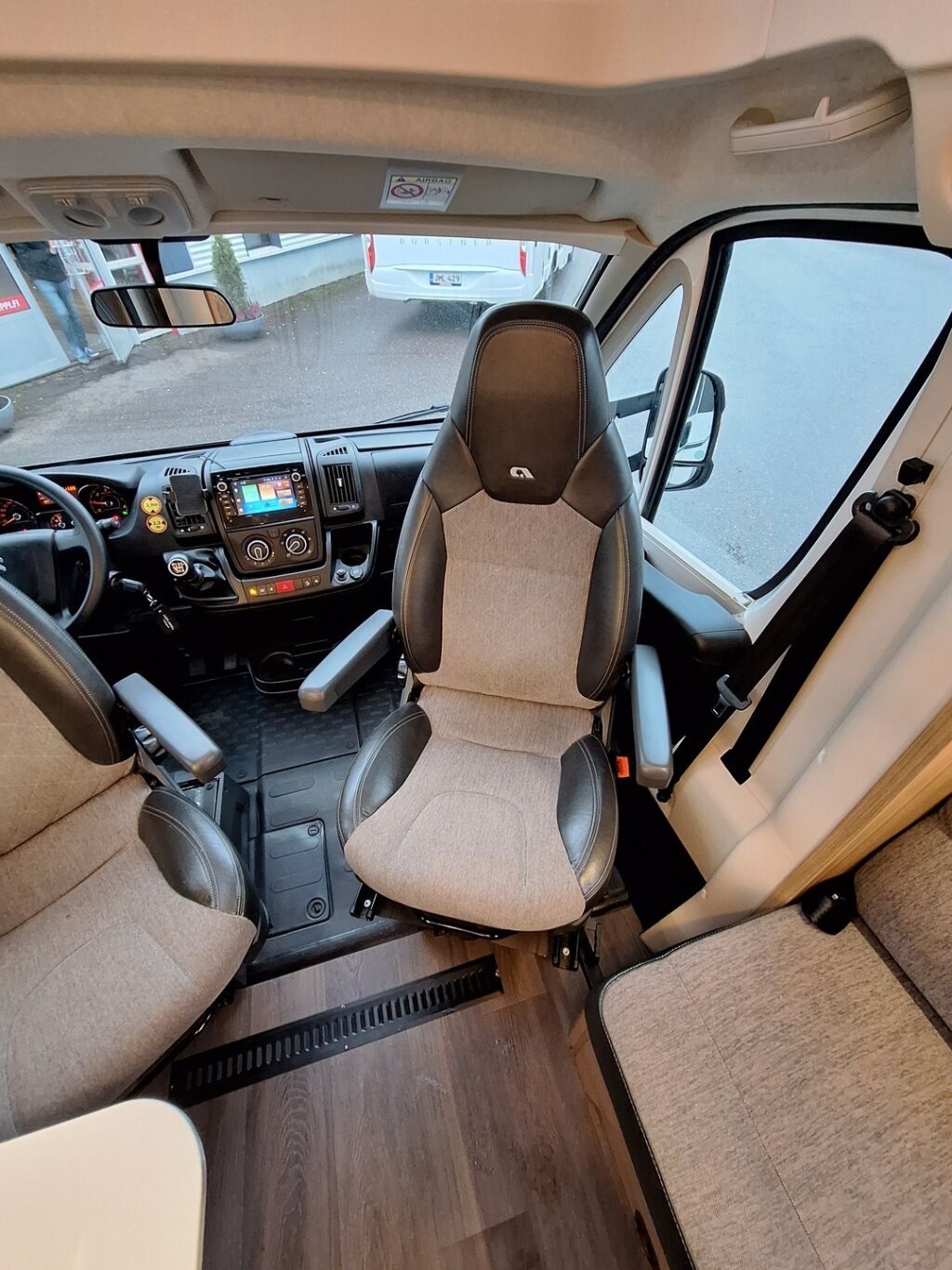 Adria Matrix Axess 670 SL 2020 Valkoinen