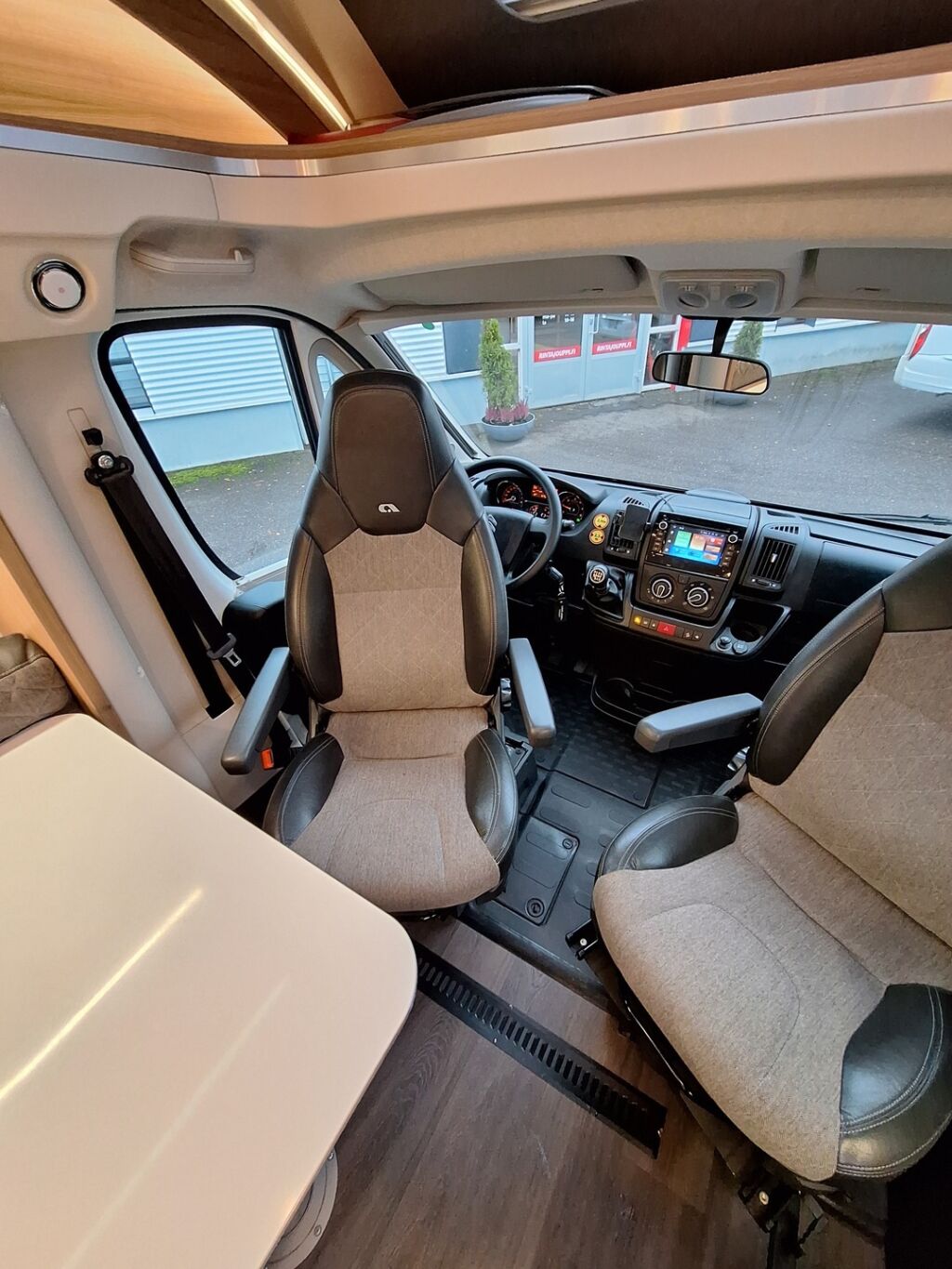 Adria Matrix Axess 670 SL 2020 Valkoinen