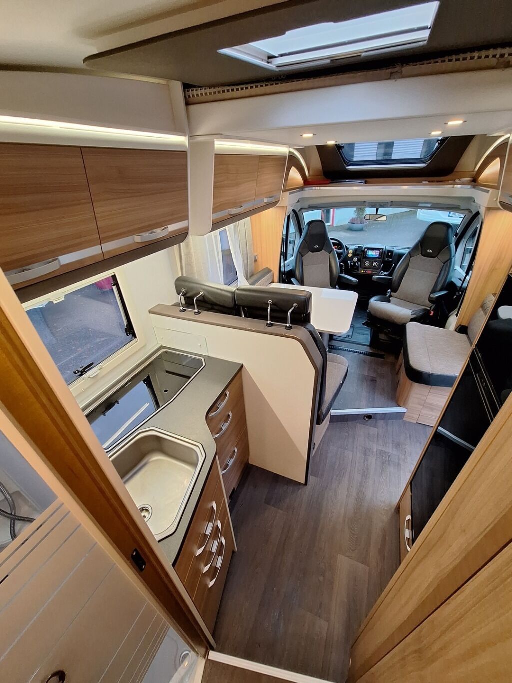 Adria Matrix Axess 670 SL 2020 Valkoinen