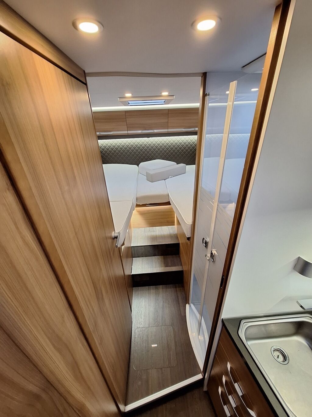 Adria Matrix Axess 670 SL 2020 Valkoinen