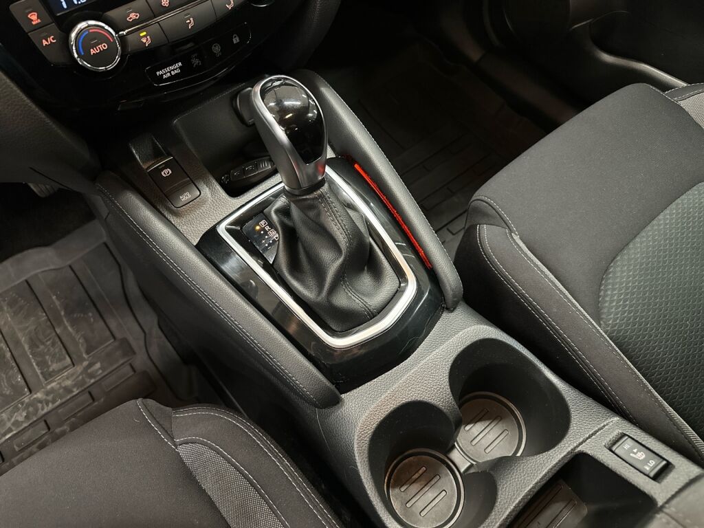 Nissan Qashqai 2020 Punainen