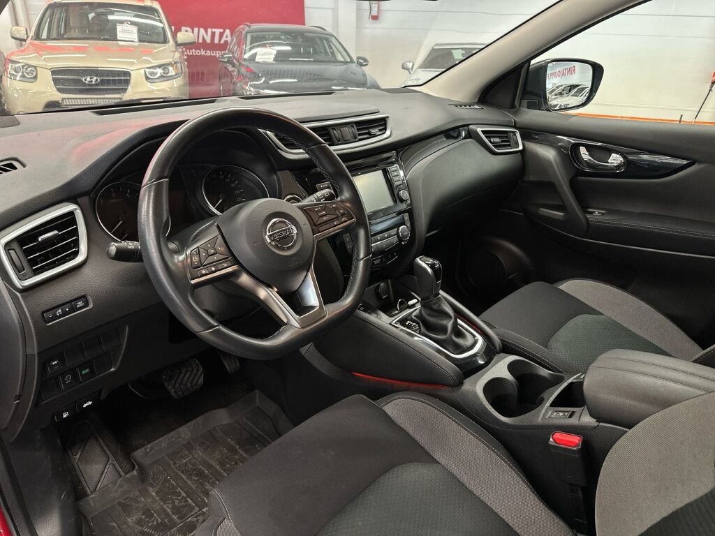 Nissan Qashqai 2020 Punainen