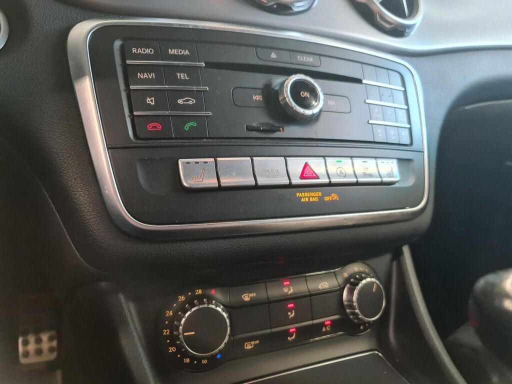 Mercedes-Benz GLA 2019 Musta