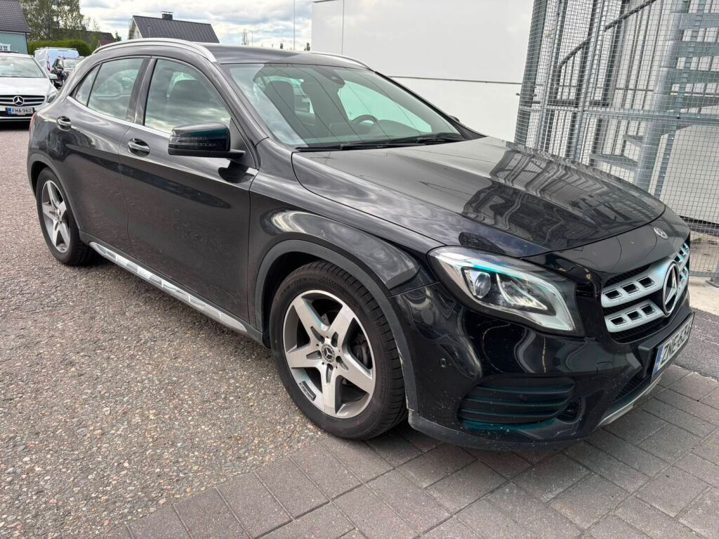 Mercedes-Benz GLA 2019 Musta