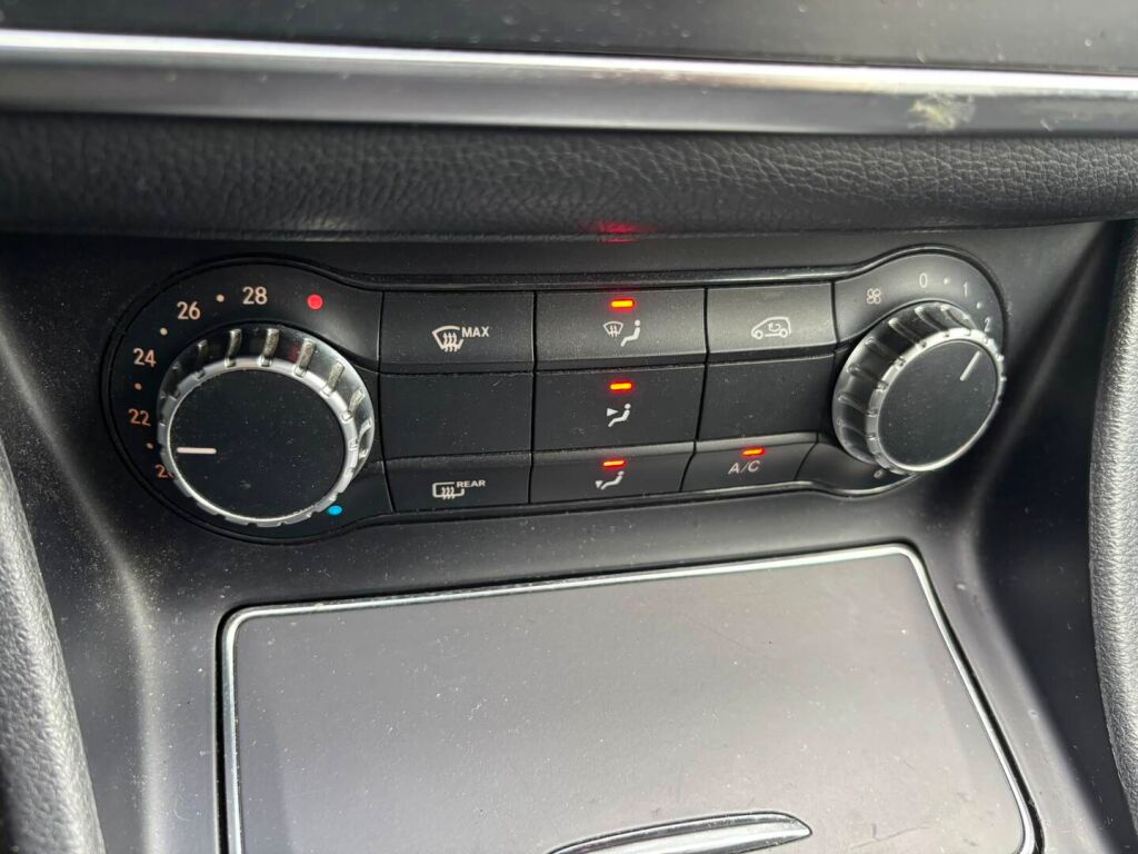 Mercedes-Benz GLA 2019 Musta