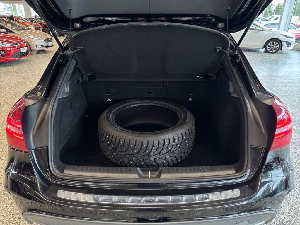 Mercedes-Benz GLA 2019 Musta