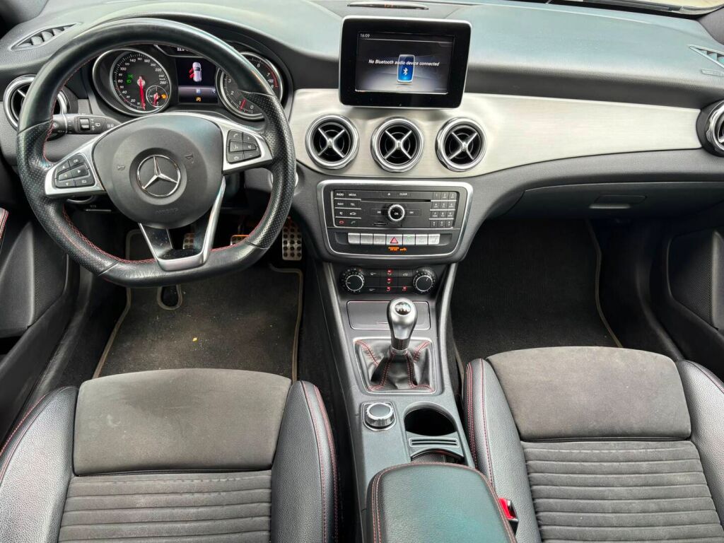 Mercedes-Benz GLA 2019 Musta