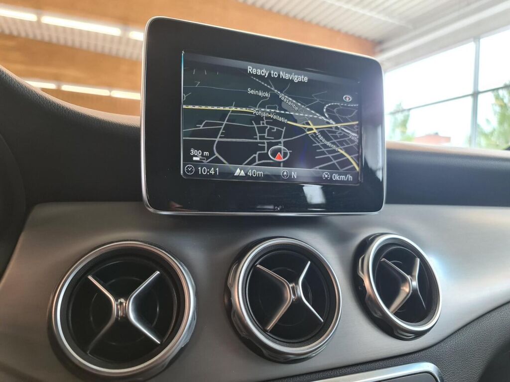 Mercedes-Benz GLA 2019 Musta