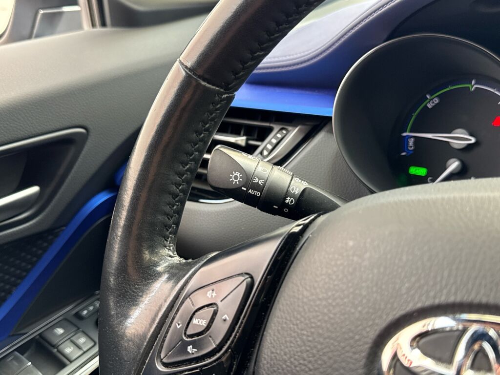 Toyota C-HR 2020 Harmaa