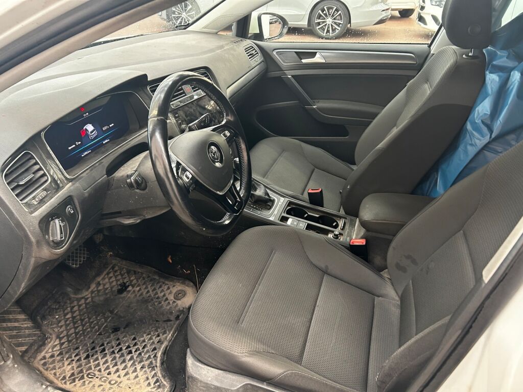 Volkswagen Golf 2020 Valkoinen