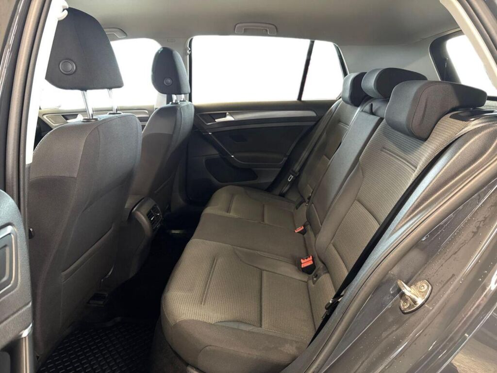 Volkswagen Golf 2020 Harmaa