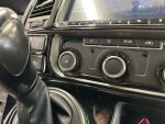 Volkswagen Caravelle 2012 Musta
