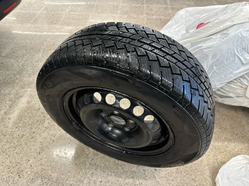 Volkswagen Caravelle 2012 Musta