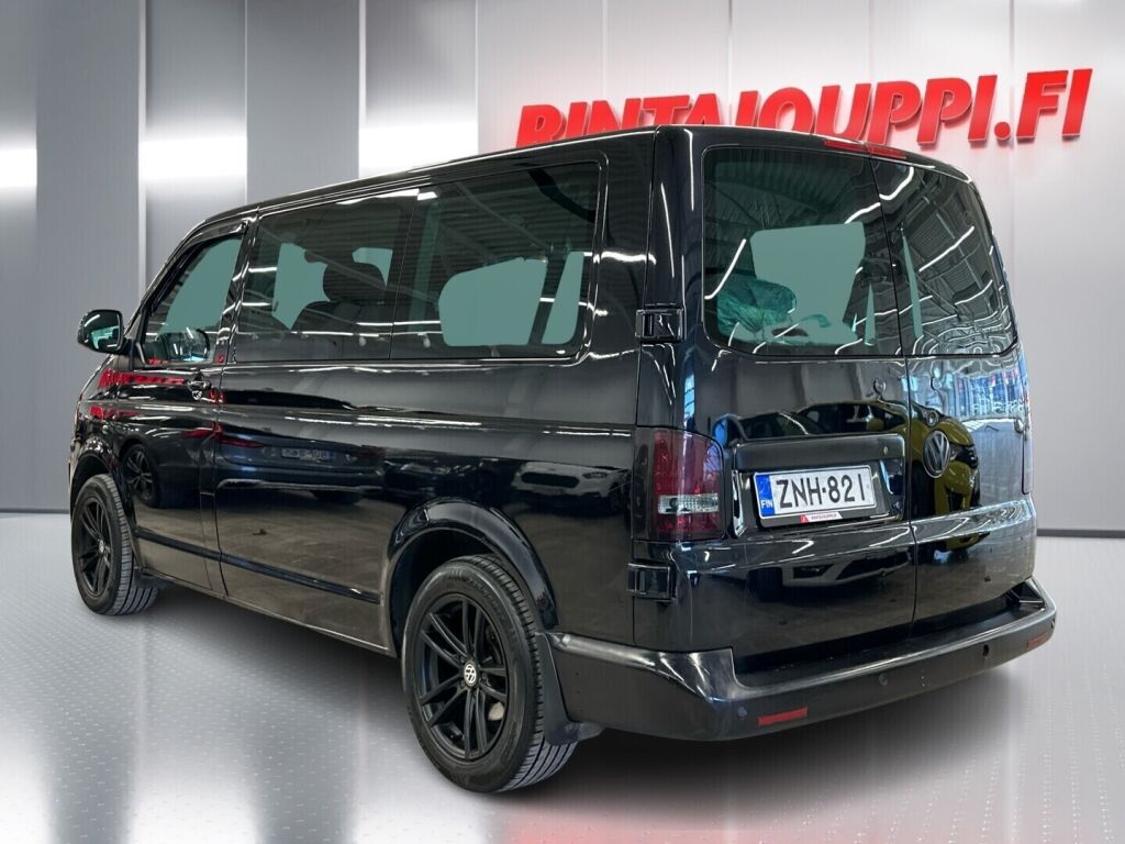 Volkswagen Caravelle 2012 Musta