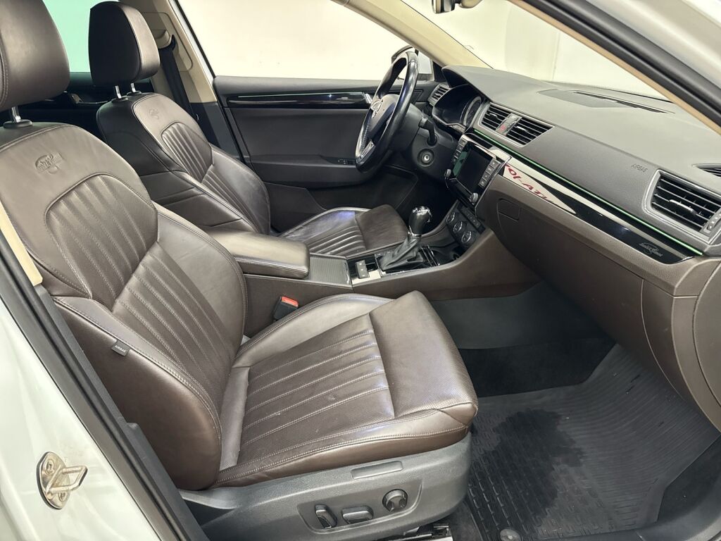 Skoda Superb 2015 Valkoinen