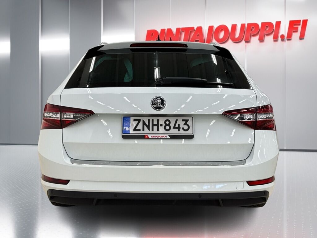 Skoda Superb 2015 Valkoinen