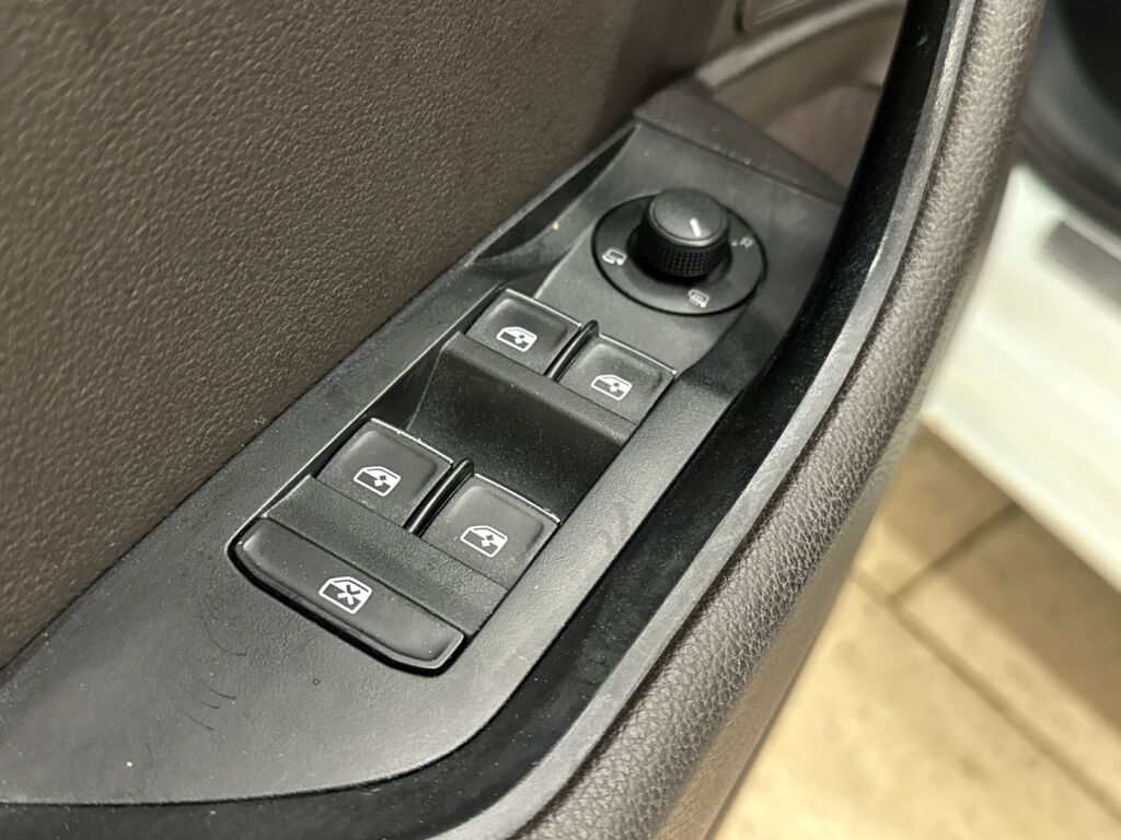 Skoda Superb 2015 Valkoinen