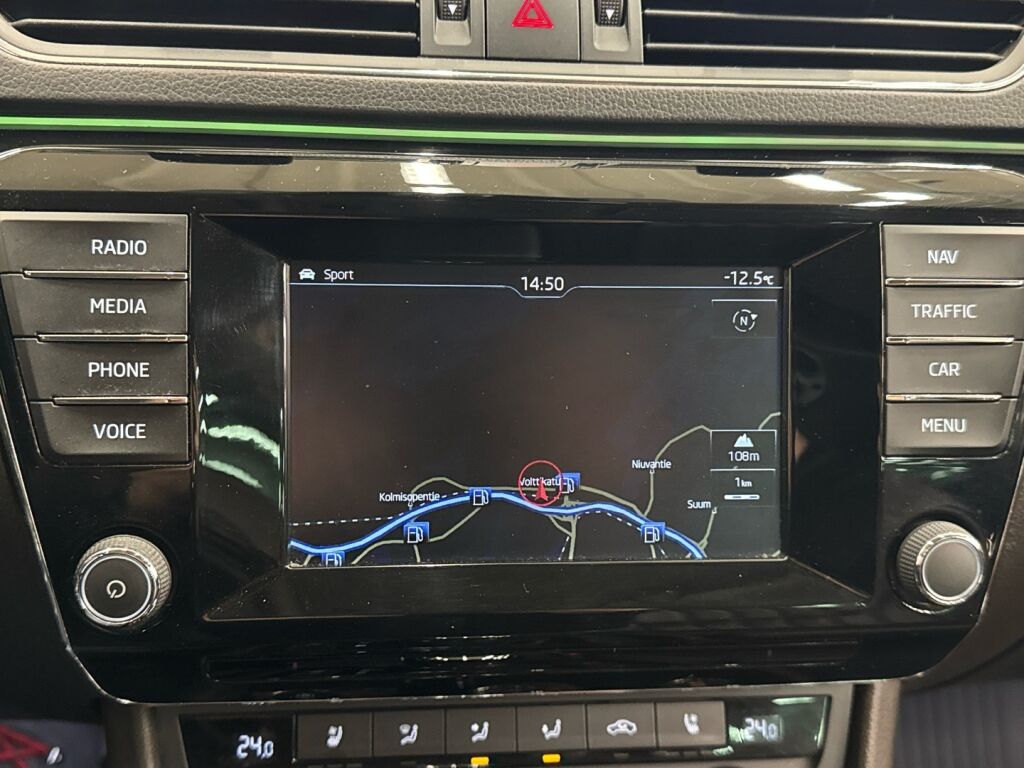 Skoda Superb 2015 Valkoinen