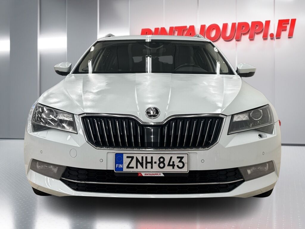 Skoda Superb 2015 Valkoinen