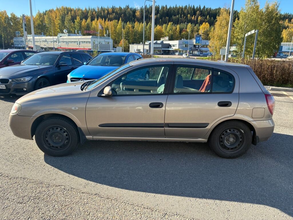 Nissan Almera 2006 Ruskea (beige)