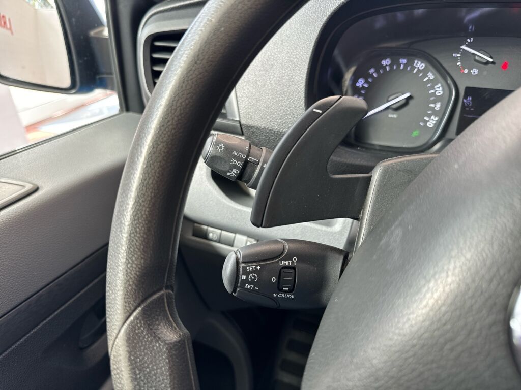 Opel Vivaro 2022 Sininen