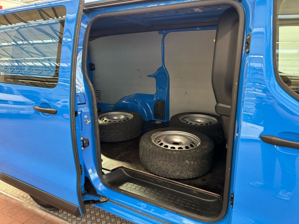 Opel Vivaro 2022 Sininen