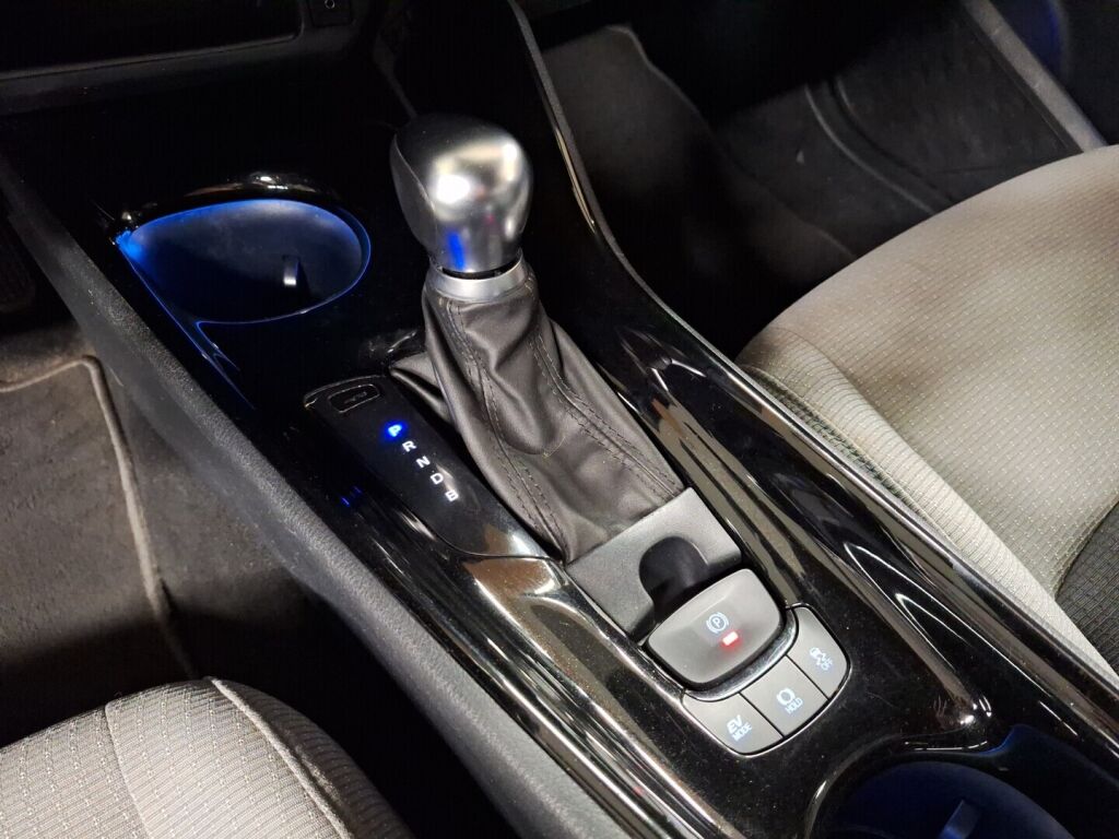 Toyota C-HR 2019 Sininen