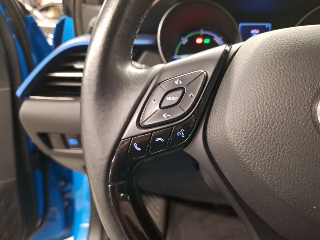 Toyota C-HR 2019 Sininen