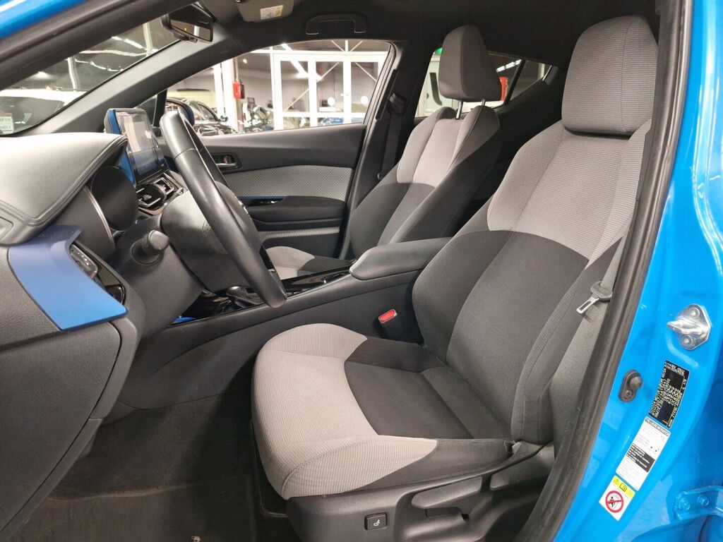 Toyota C-HR 2019 Sininen