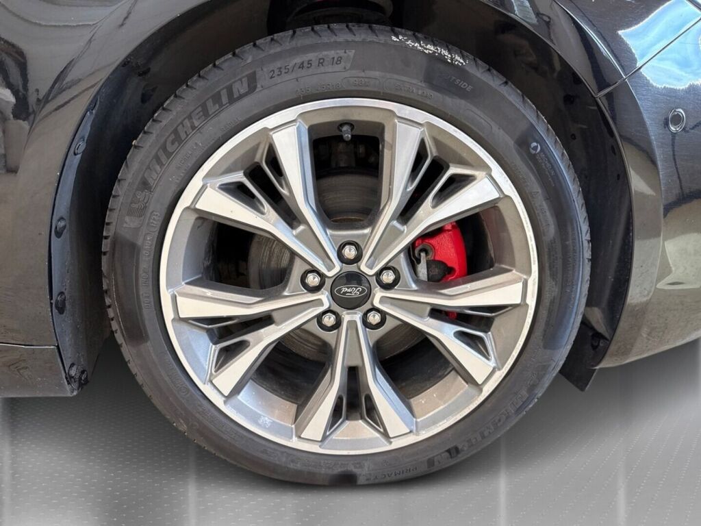 Ford Mondeo 2022 Musta
