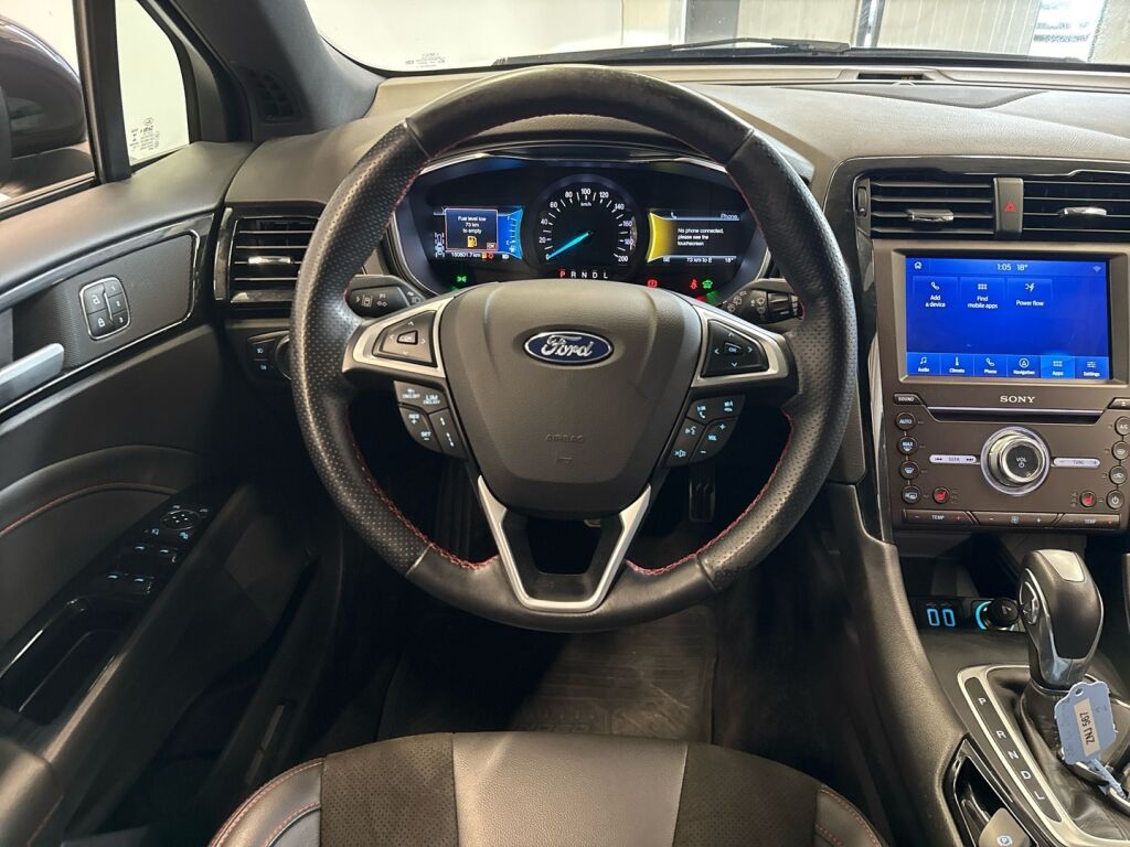 Ford Mondeo 2022 Musta