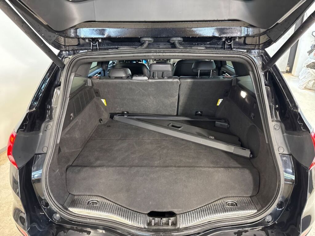 Ford Mondeo 2022 Musta