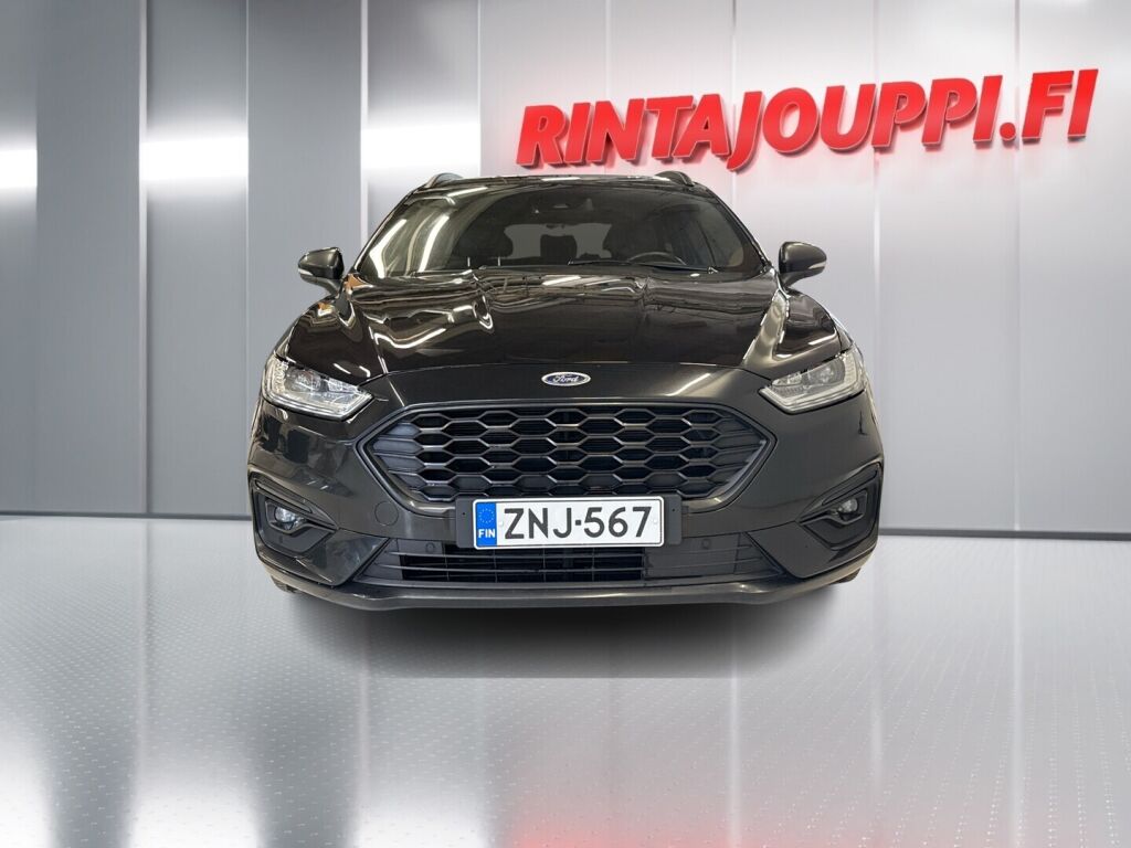Ford Mondeo 2022 Musta