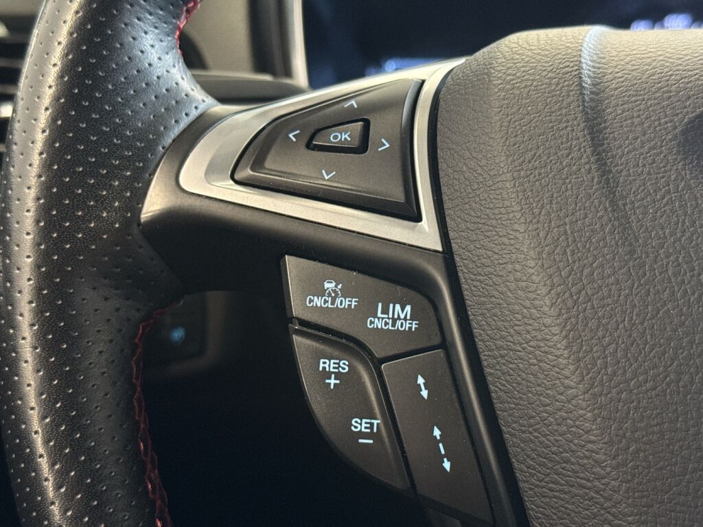 Ford Mondeo 2022 Musta