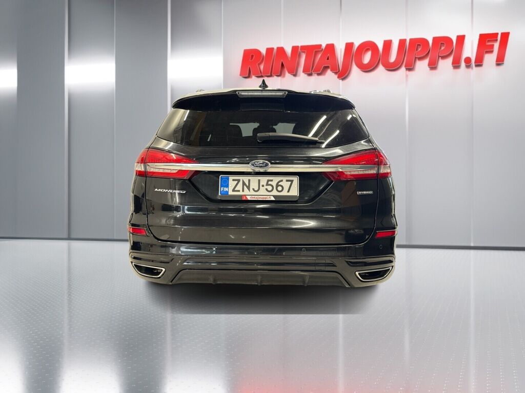 Ford Mondeo 2022 Musta