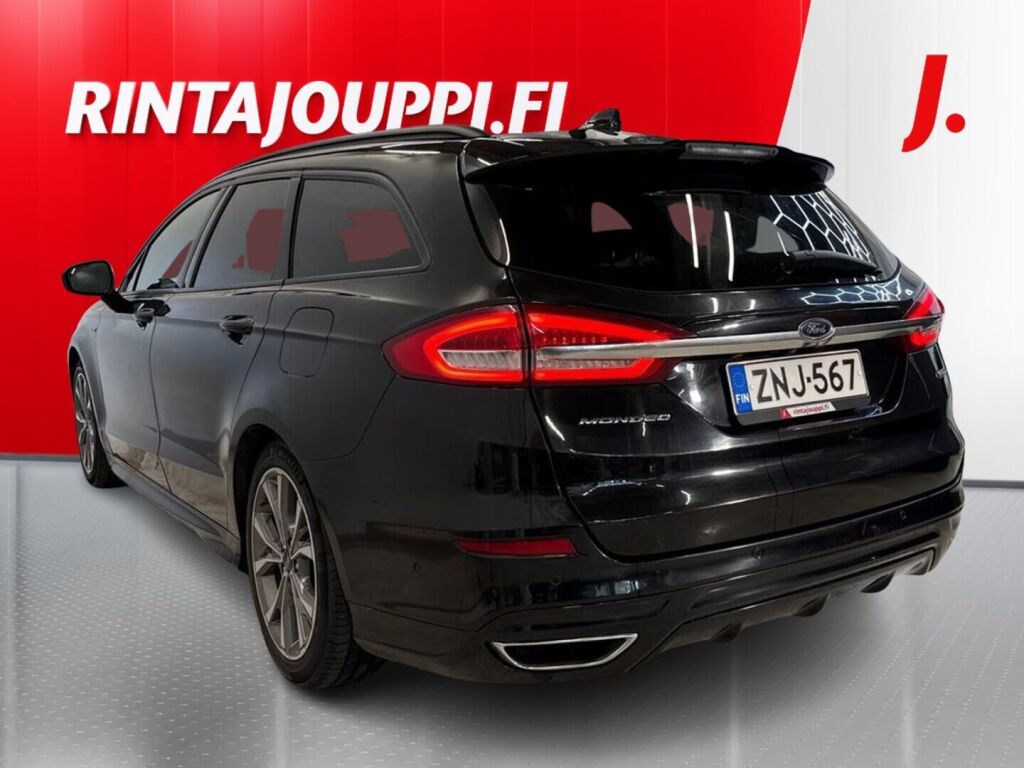 Ford Mondeo 2022 Musta