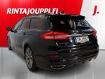 Ford Mondeo 2022 Musta