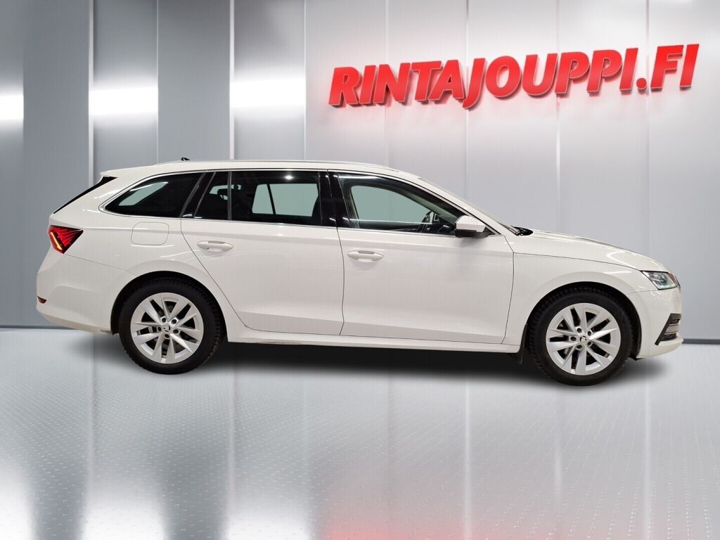 Skoda Octavia 2022 Valkoinen