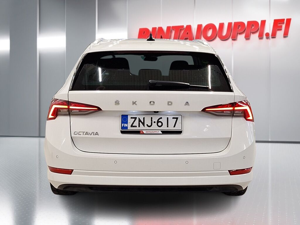 Skoda Octavia 2022 Valkoinen