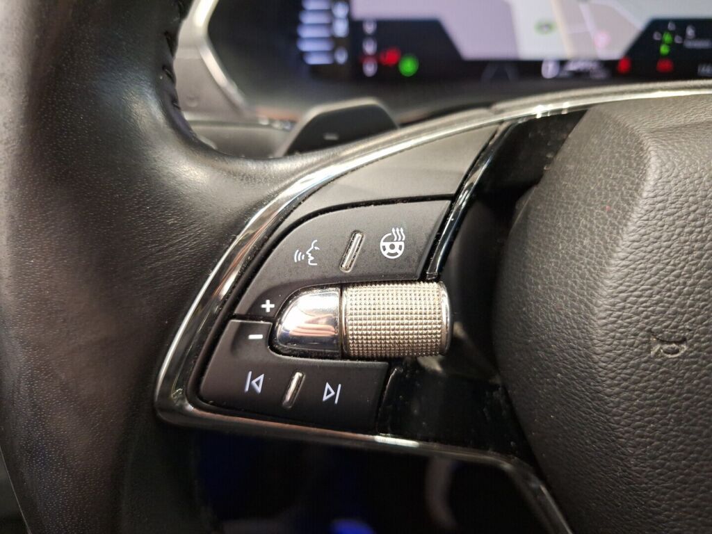 Skoda Octavia 2022 Valkoinen