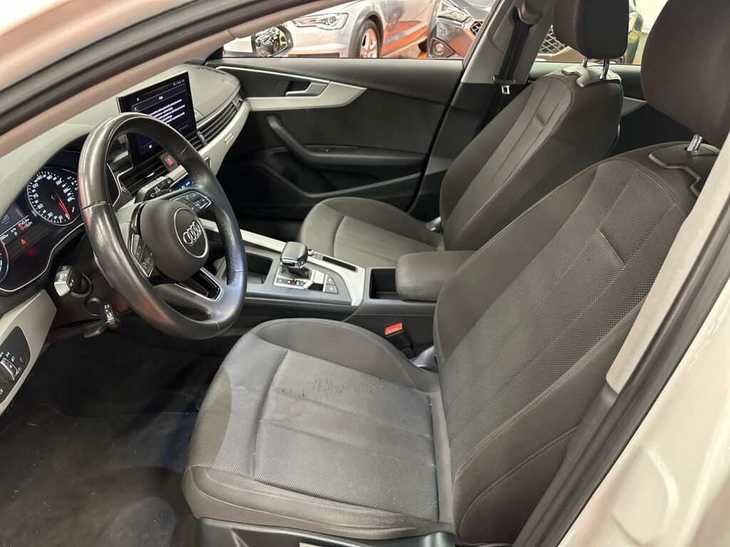 Audi A4 2022 Valkoinen