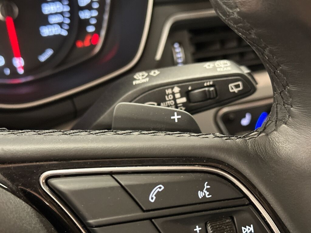 Audi A4 2022 Valkoinen